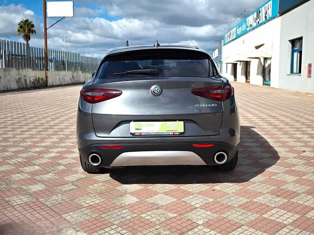 Alfa Romeo Stelvio 2.2 Turbodiesel 190 CV AT8 RW 12/2021-photo-3