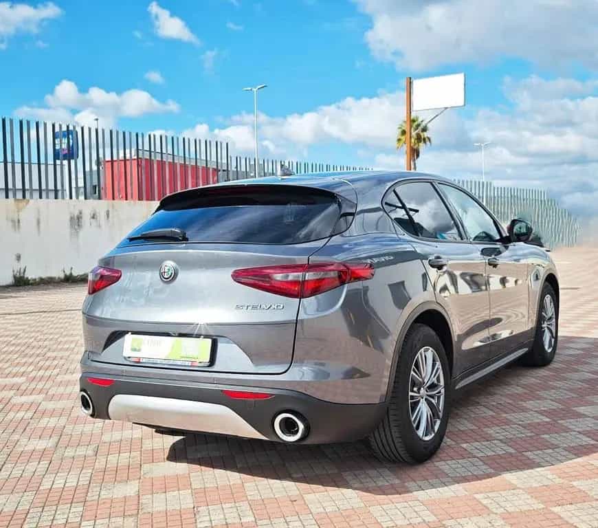 Alfa Romeo Stelvio 2.2 Turbodiesel 190 CV AT8 RW 12/2021-photo-4
