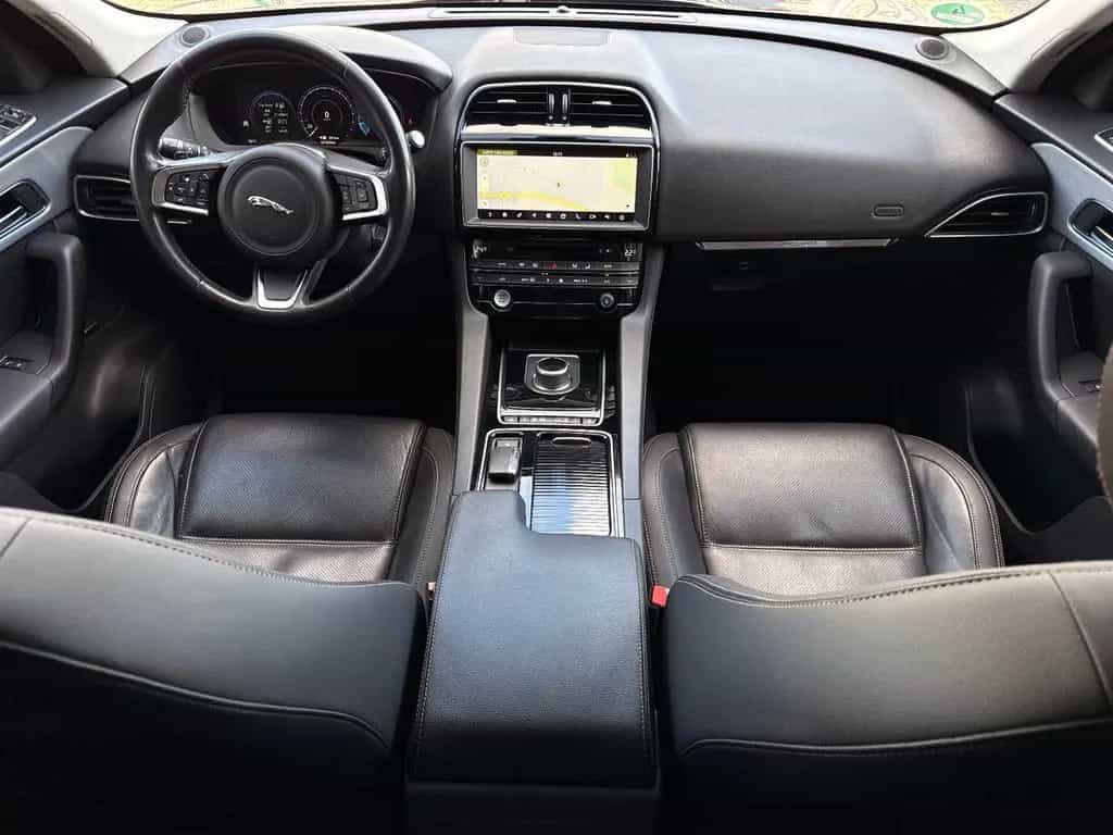 Jaguar F-Pace Prestige AWD/Navi/Sitzhz./AHK/Panorama 11/2017-photo-21
