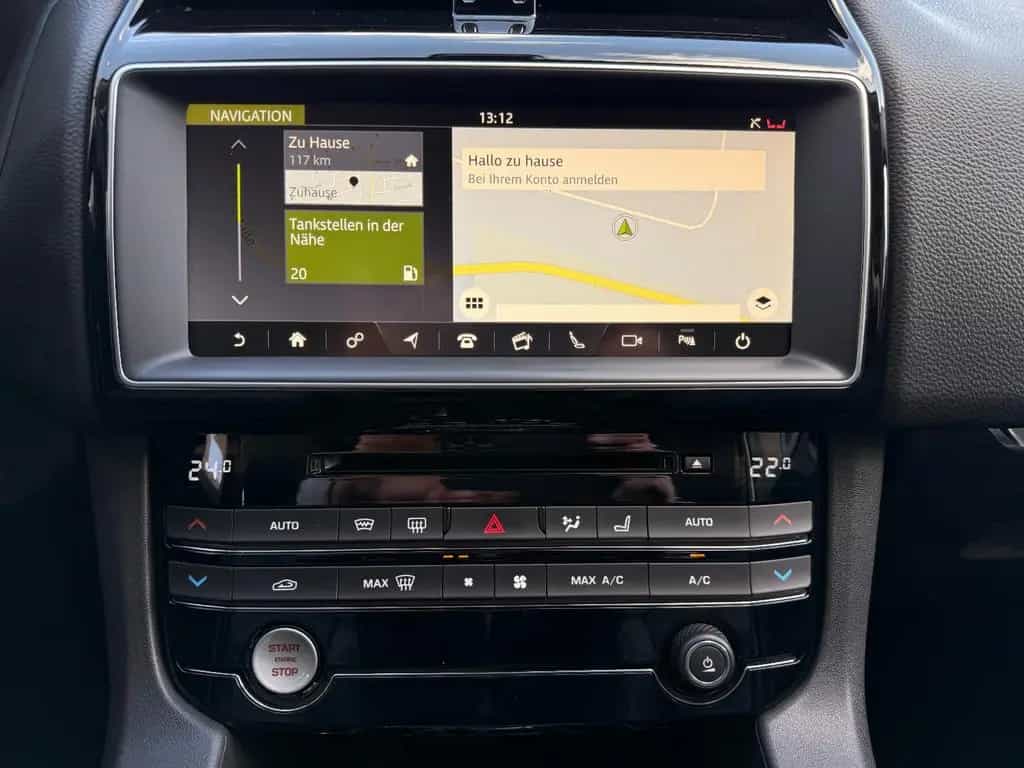 Jaguar F-Pace Prestige AWD/Navi/Sitzhz./AHK/Panorama 11/2017-photo-25