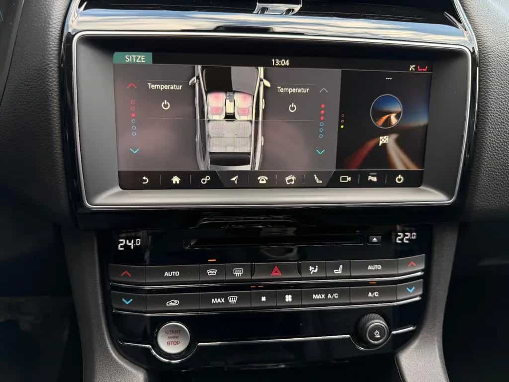 Jaguar F-Pace Prestige AWD/Navi/Sitzhz./AHK/Panorama 11/2017-photo-26