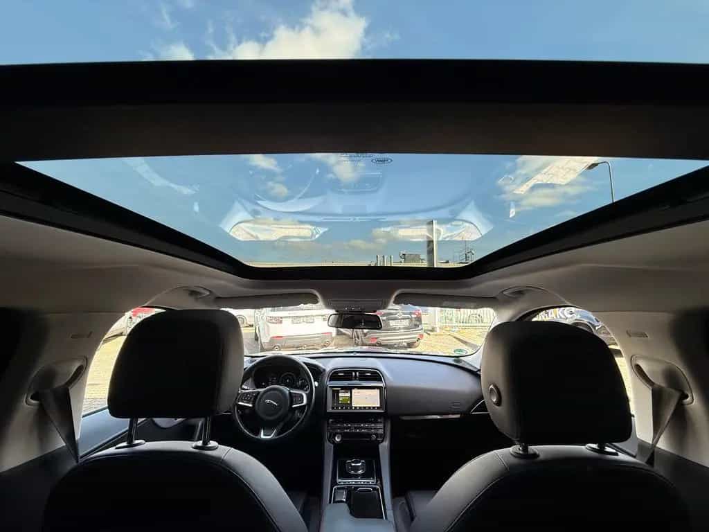 Jaguar F-Pace Prestige AWD/Navi/Sitzhz./AHK/Panorama 11/2017-photo-29