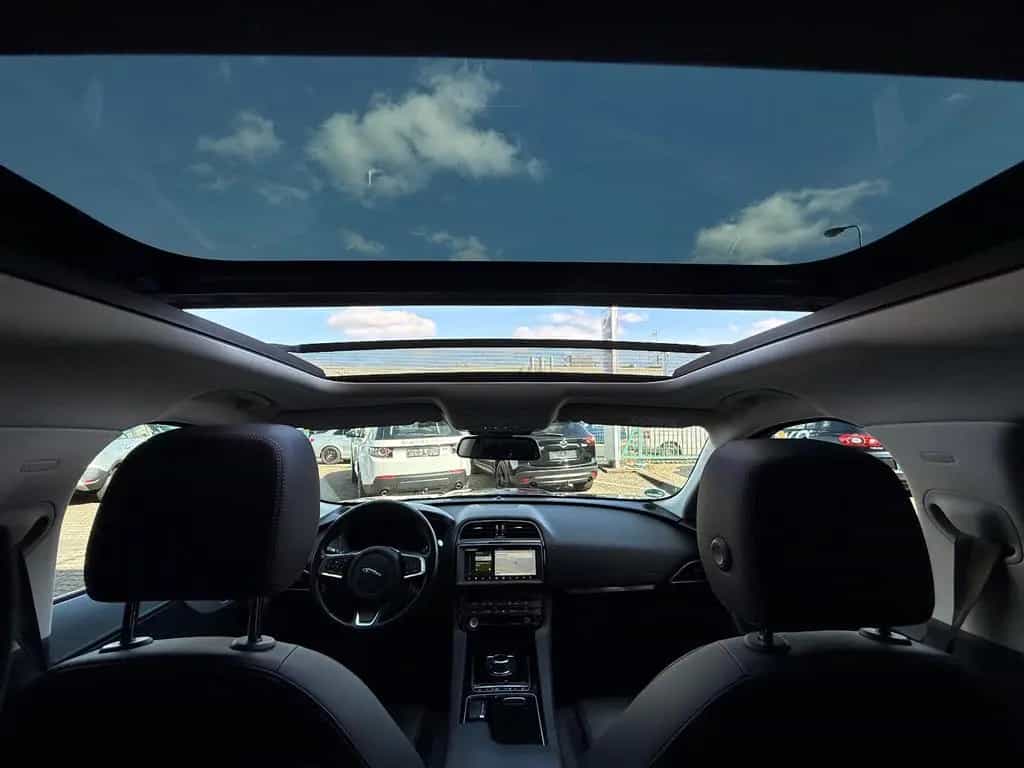 Jaguar F-Pace Prestige AWD/Navi/Sitzhz./AHK/Panorama 11/2017-photo-30