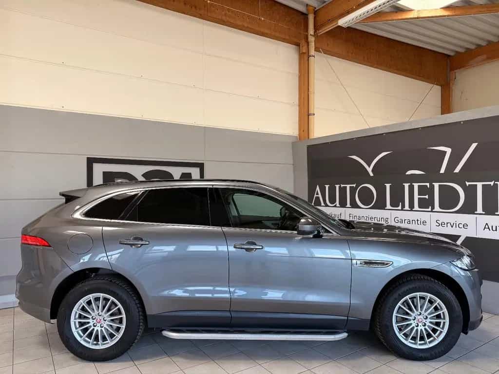 Jaguar F-Pace Prestige AWD/Navi/Sitzhz./AHK/Panorama 11/2017-photo-8