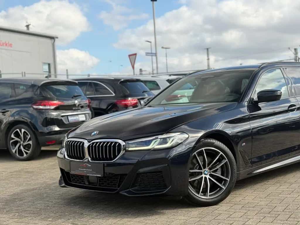 BMW 5 Series 520 d xDrive M-Paket *Head-up*AHK*ACC*Kam*1.Hd* 10/2020-photo-0