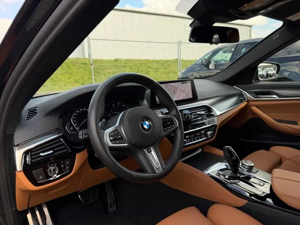 BMW 5 Series 520 d xDrive M-Paket *Head-up*AHK*ACC*Kam*1.Hd* 10/2020-photo-14