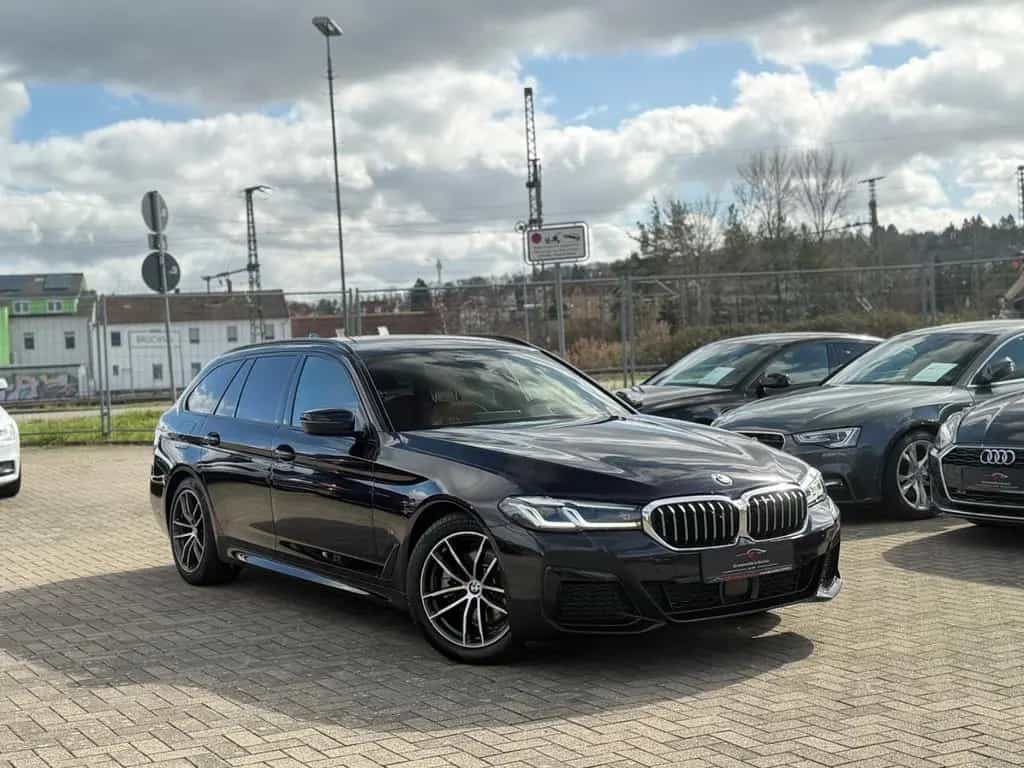 BMW 5 Series 520 d xDrive M-Paket *Head-up*AHK*ACC*Kam*1.Hd* 10/2020-photo-2