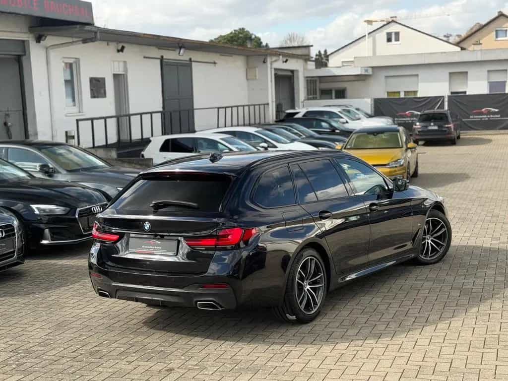 BMW 5 Series 520 d xDrive M-Paket *Head-up*AHK*ACC*Kam*1.Hd* 10/2020-photo-3