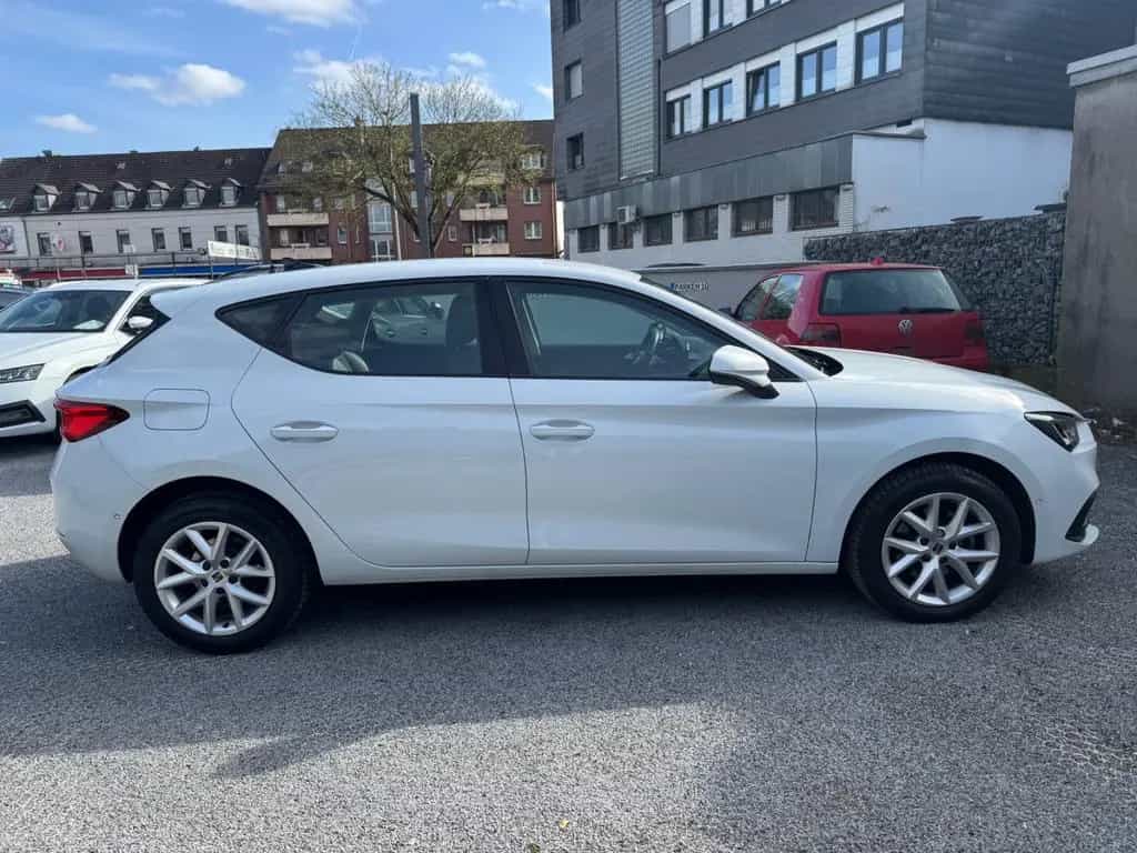 Seat Leon Style Navi LMF Sitzheizung  ACC 1.Hand 02/2022-photo-3