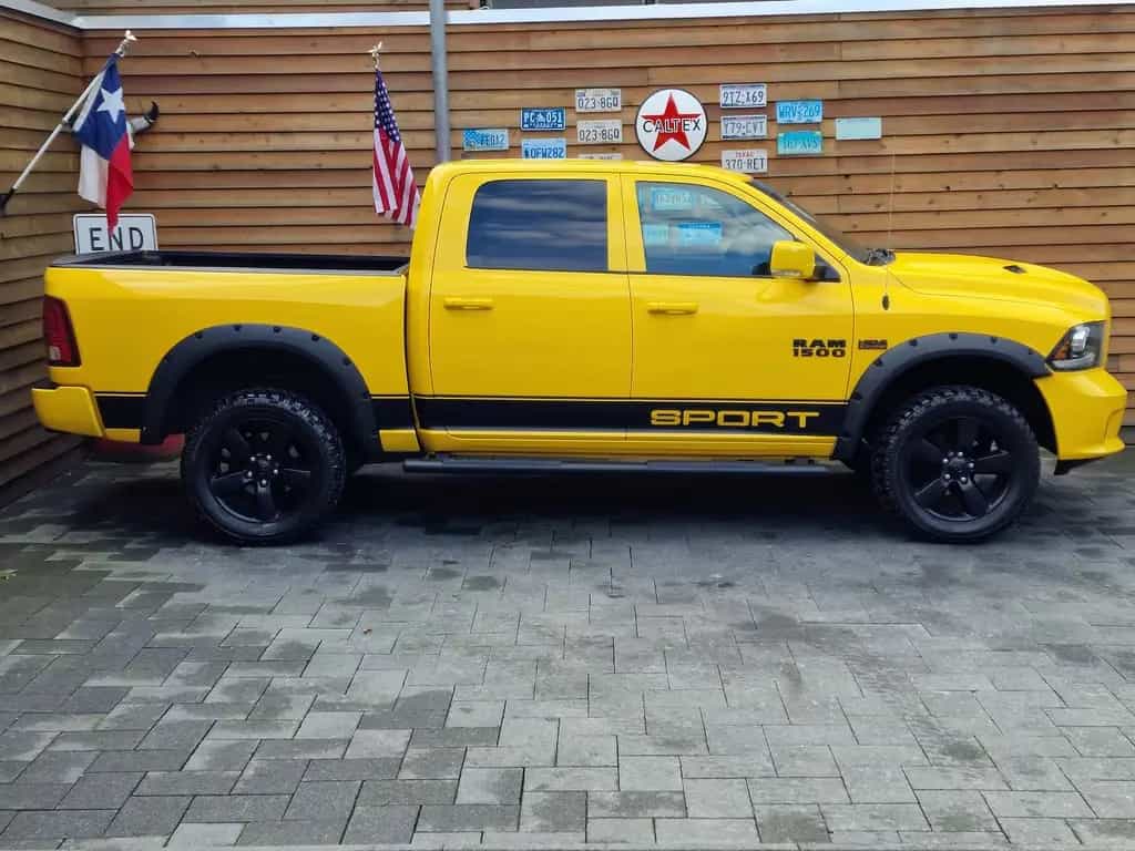 Dodge RAM 1500 RumbleBee 5,7L V8 4x4 AHK SHZ 20´´ 09/2019-photo-13