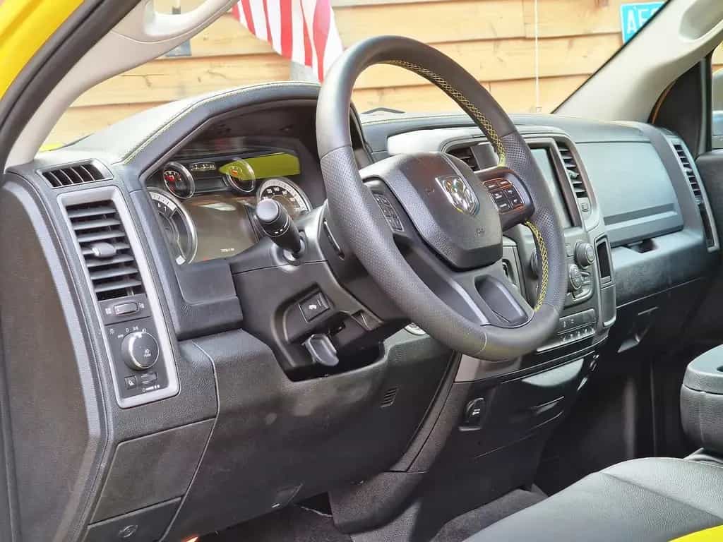 Dodge RAM 1500 RumbleBee 5,7L V8 4x4 AHK SHZ 20´´ 09/2019-photo-16