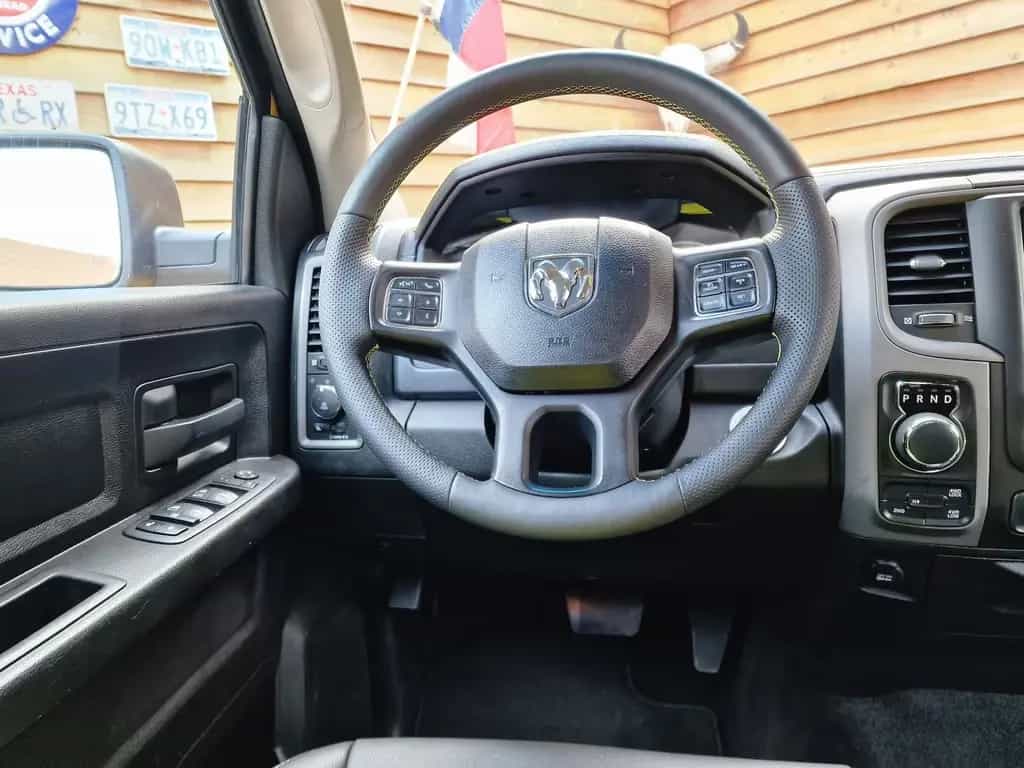 Dodge RAM 1500 RumbleBee 5,7L V8 4x4 AHK SHZ 20´´ 09/2019-photo-17