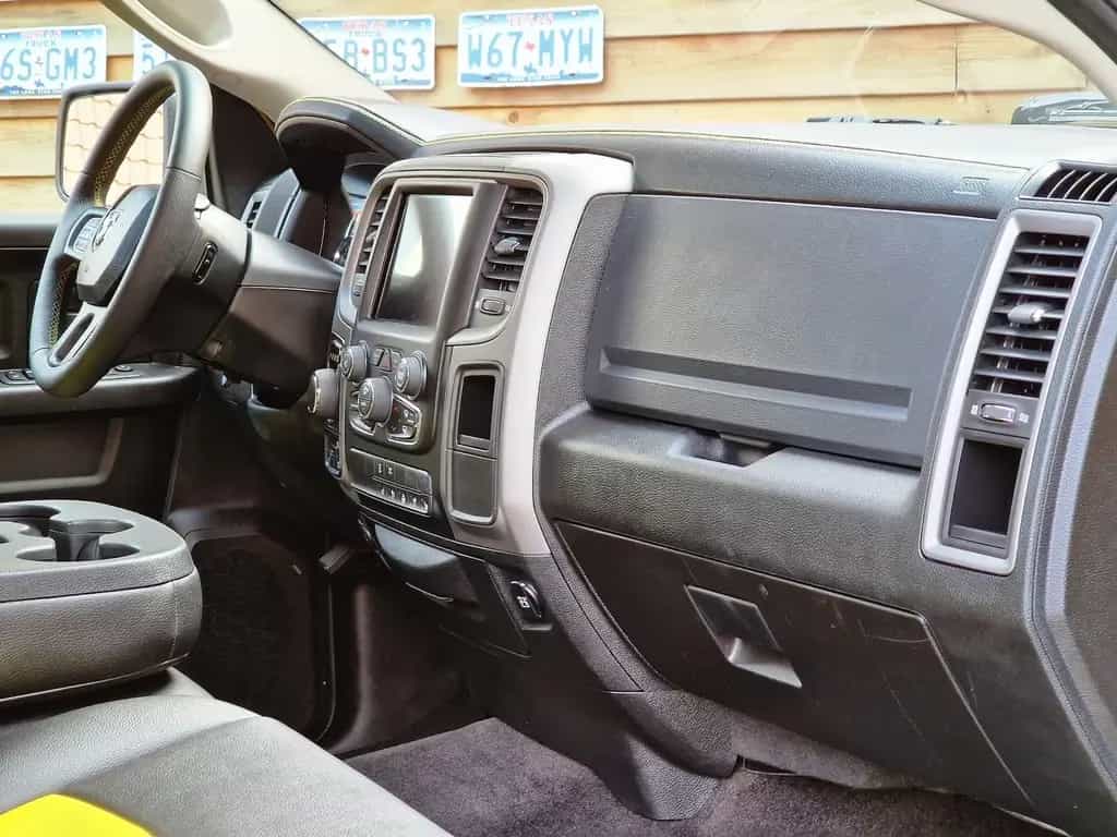 Dodge RAM 1500 RumbleBee 5,7L V8 4x4 AHK SHZ 20´´ 09/2019-photo-25