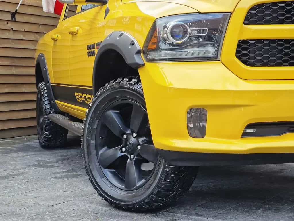 Dodge RAM 1500 RumbleBee 5,7L V8 4x4 AHK SHZ 20´´ 09/2019-photo-3