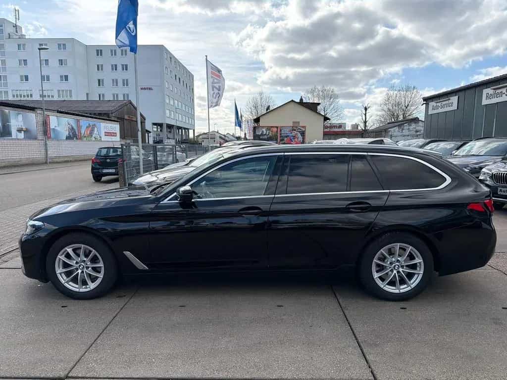 BMW 5 Series 520d Luxury Line/1.Hd/NAVI/AMBIENTE/HOLZ/LED/SHZ 10/2021-photo-2