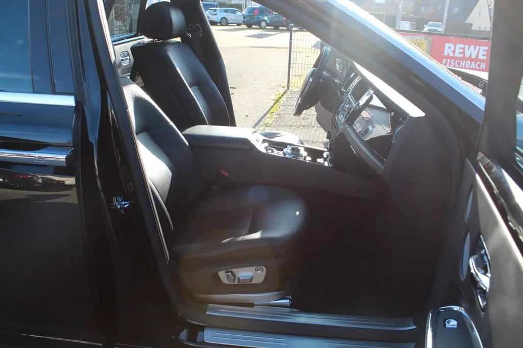 Rolls-Royce Ghost Family 6,6 Lit., V12 01/2011-photo-23