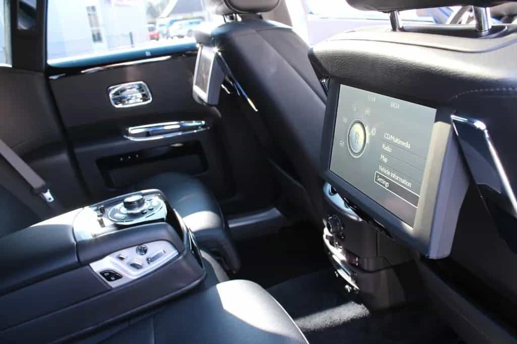 Rolls-Royce Ghost Family 6,6 Lit., V12 01/2011-photo-25