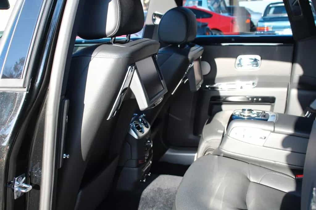 Rolls-Royce Ghost Family 6,6 Lit., V12 01/2011-photo-32