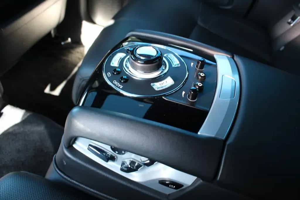 Rolls-Royce Ghost Family 6,6 Lit., V12 01/2011-photo-40