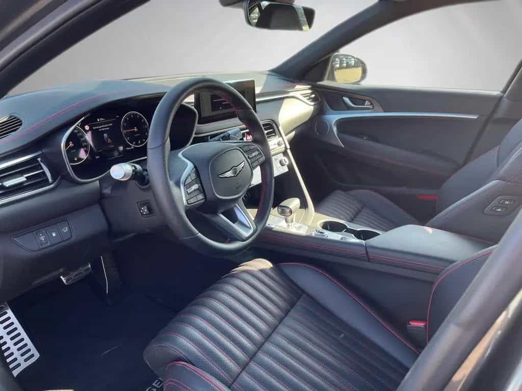 Genesis G70 2.0 T Plus Sport AWD HUD Sitzklima Kamera 08/2024-photo-14
