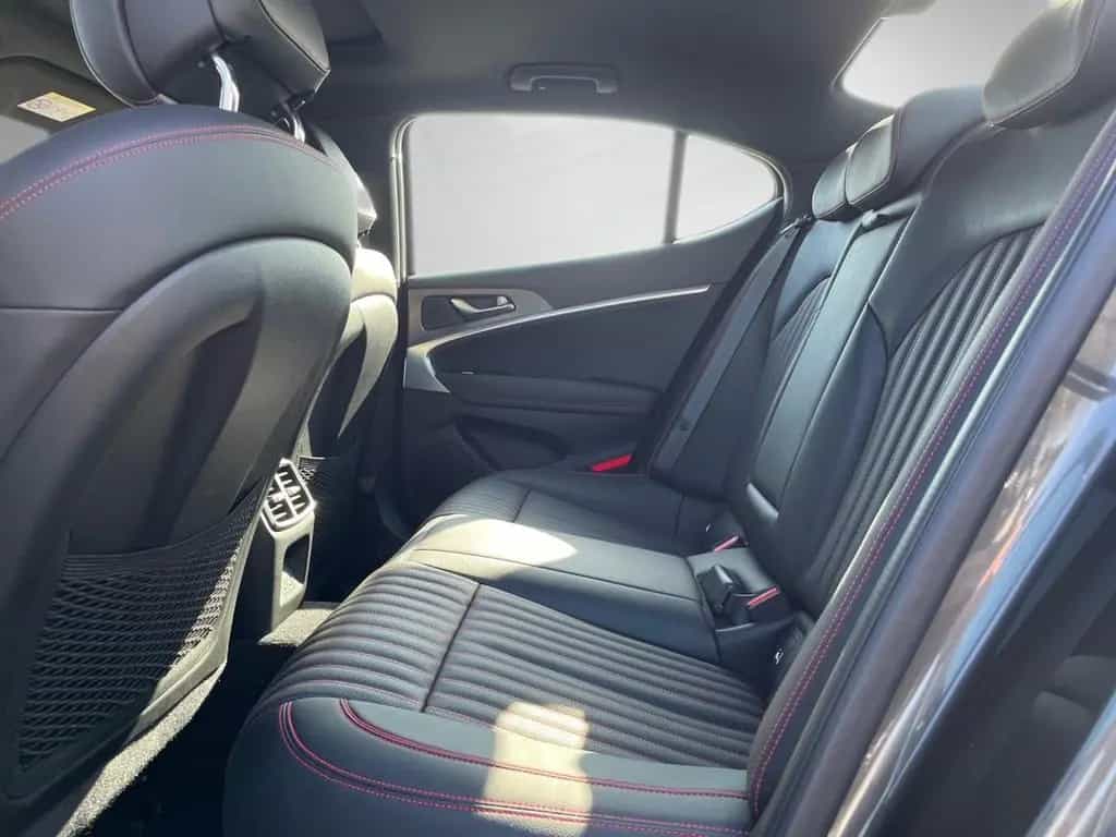 Genesis G70 2.0 T Plus Sport AWD HUD Sitzklima Kamera 08/2024-photo-16