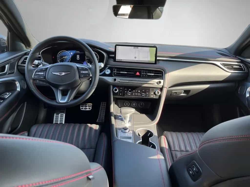 Genesis G70 2.0 T Plus Sport AWD HUD Sitzklima Kamera 08/2024-photo-22
