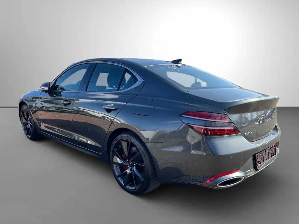 Genesis G70 2.0 T Plus Sport AWD HUD Sitzklima Kamera 08/2024-photo-4