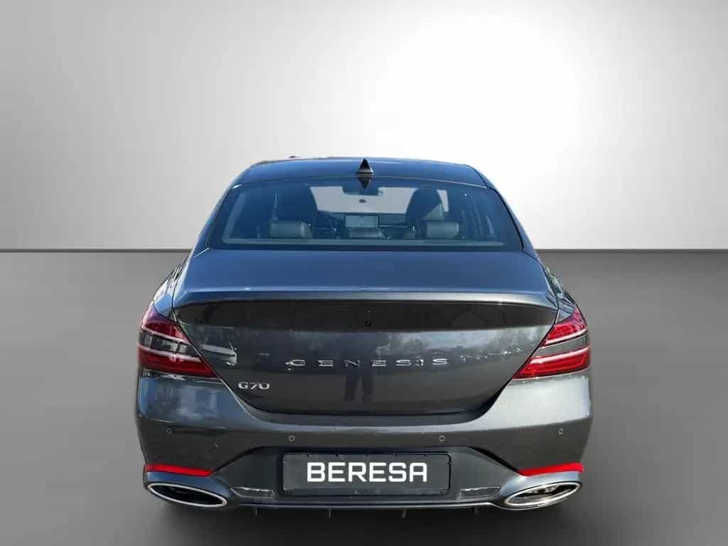 Genesis G70 2.0 T Plus Sport AWD HUD Sitzklima Kamera 08/2024-photo-6