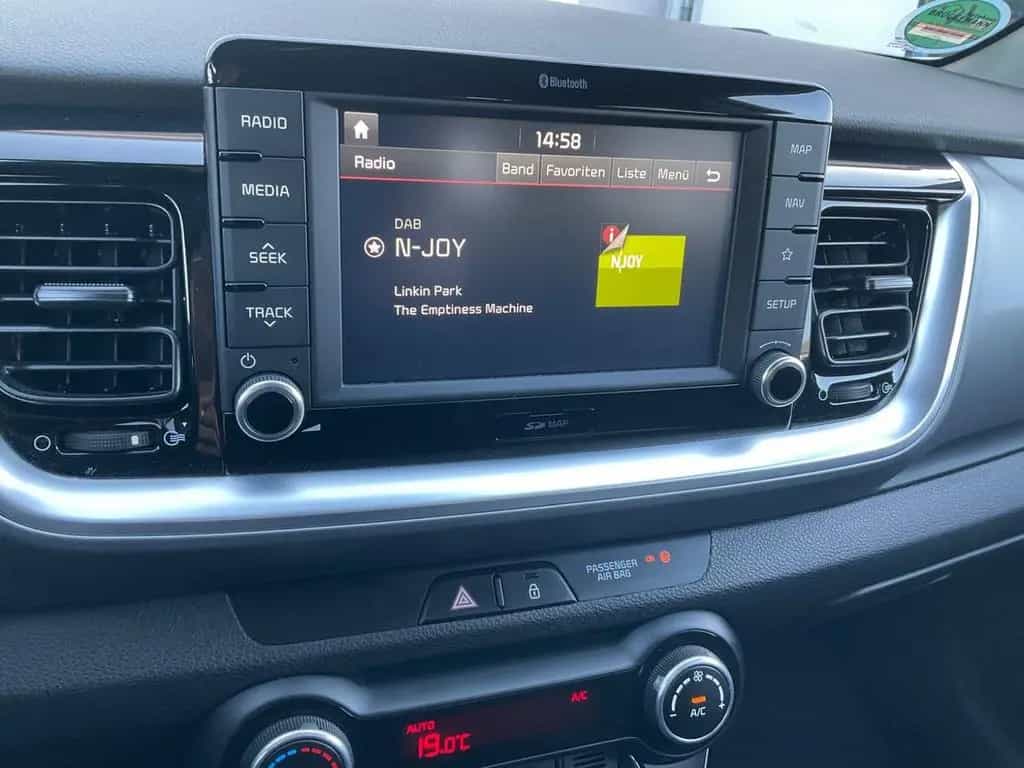Kia Stonic 1.0T 120 Dream Team Navi/17"/Kamera/SHeiz 11/2018-photo-17