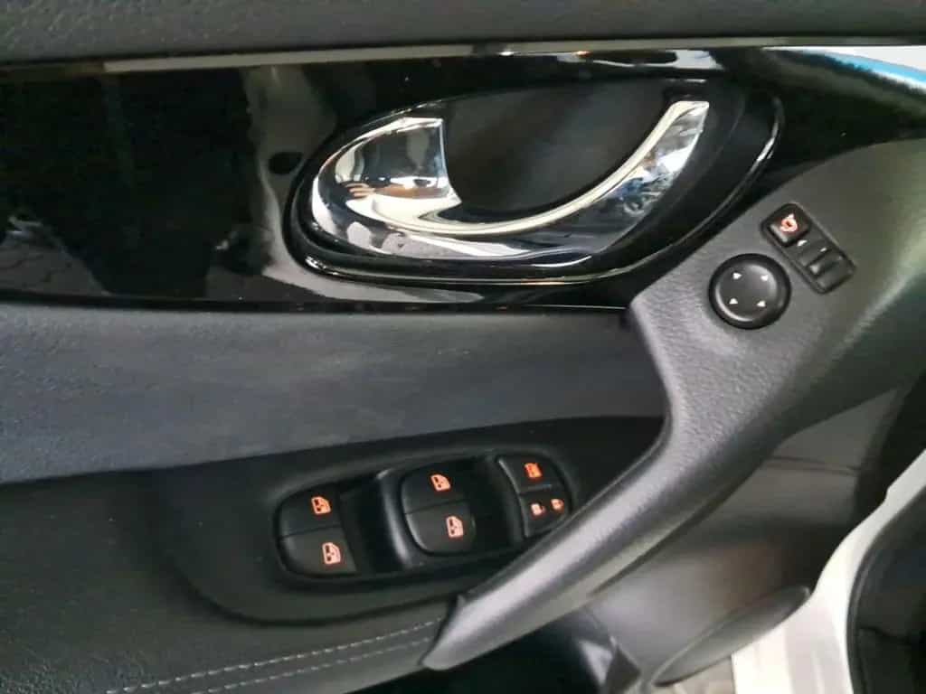 Nissan Qashqai 1.2DIG-T 4x2 Aut.Tekna+PANO+KAMERA+AHK 04/2019-photo-17