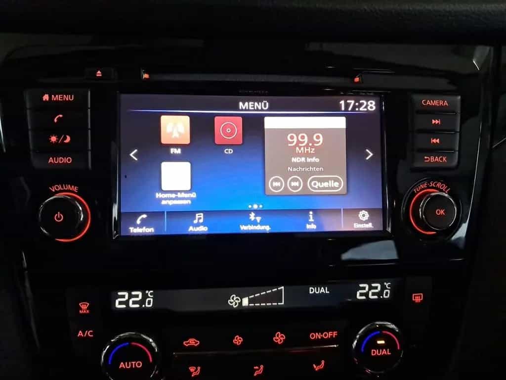 Nissan Qashqai 1.2DIG-T 4x2 Aut.Tekna+PANO+KAMERA+AHK 04/2019-photo-24