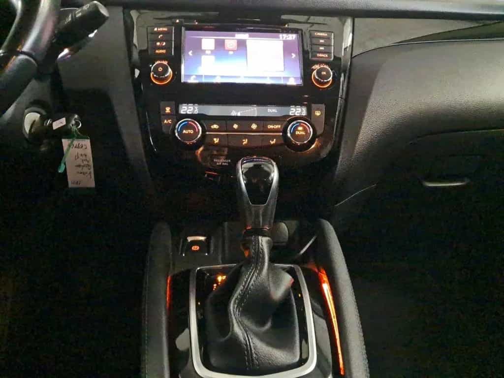 Nissan Qashqai 1.2DIG-T 4x2 Aut.Tekna+PANO+KAMERA+AHK 04/2019-photo-26