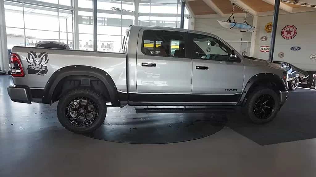 Dodge RAM 1500 HEMI 5.7l Crew-Cab*4x4*Navi*Alu20* 07/2023-photo-1