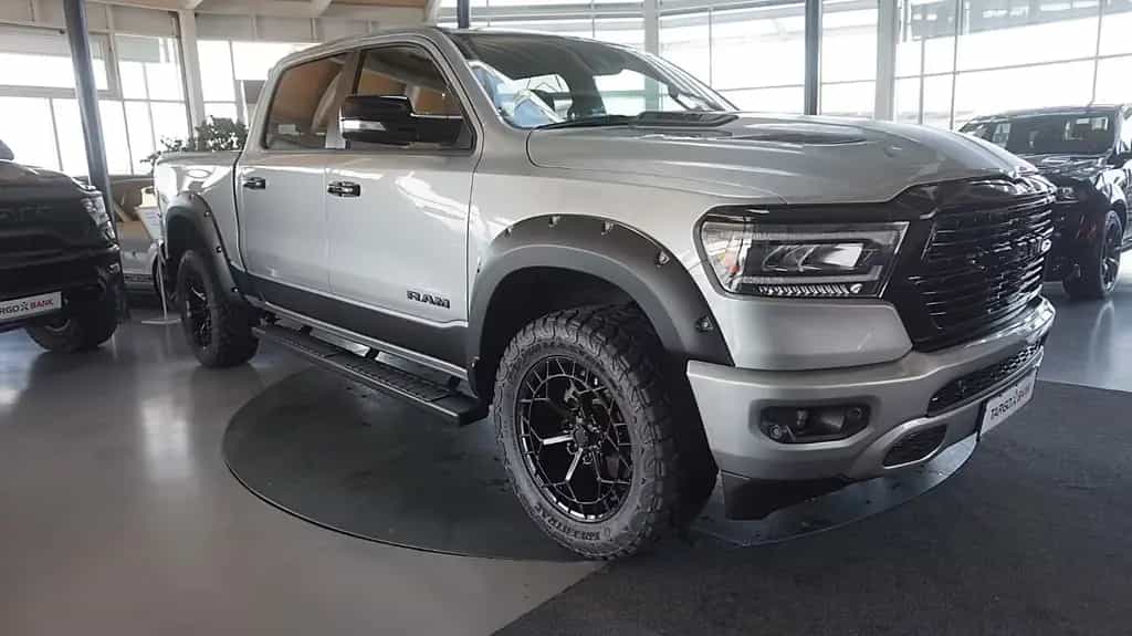 Dodge RAM 1500 HEMI 5.7l Crew-Cab*4x4*Navi*Alu20* 07/2023-photo-2