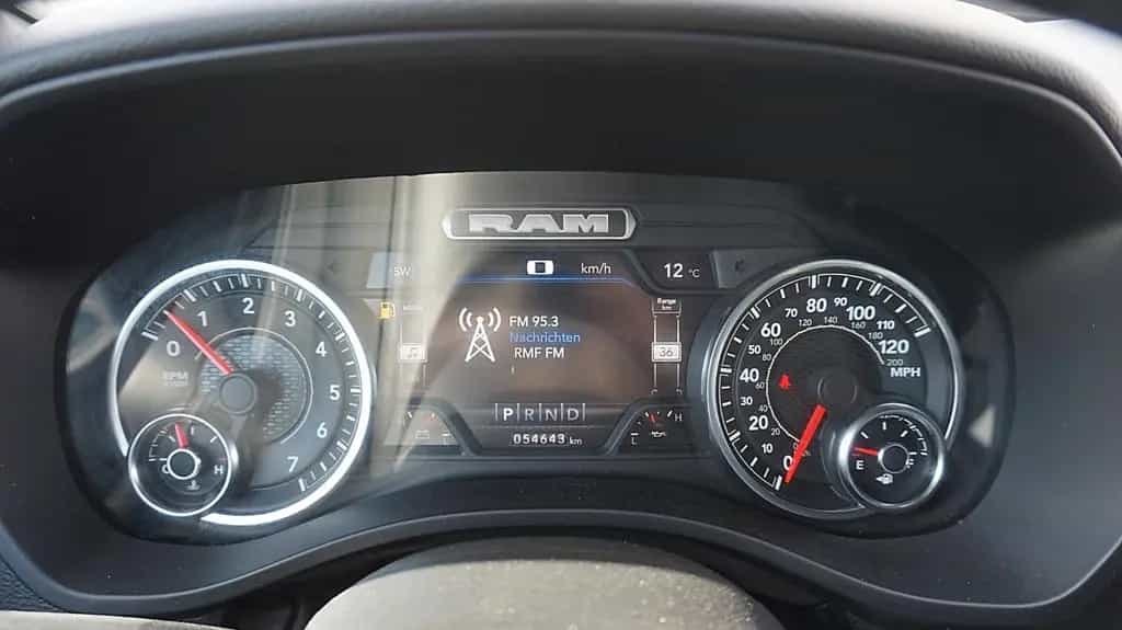 Dodge RAM 1500 HEMI 5.7l Crew-Cab*4x4*Navi*Alu20* 07/2023-photo-20