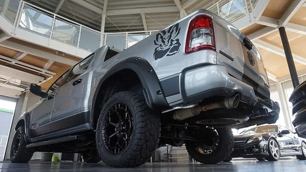 Dodge RAM 1500 HEMI 5.7l Crew-Cab*4x4*Navi*Alu20* 07/2023-photo-29