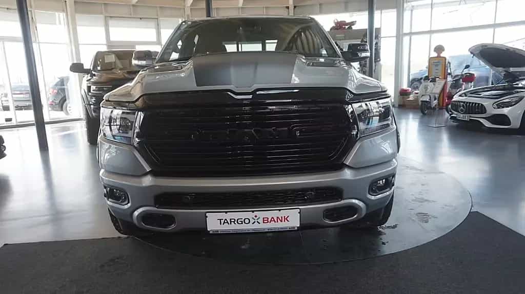 Dodge RAM 1500 HEMI 5.7l Crew-Cab*4x4*Navi*Alu20* 07/2023-photo-4