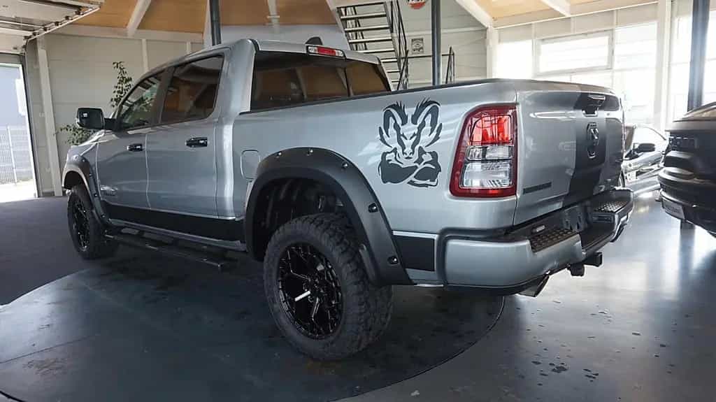 Dodge RAM 1500 HEMI 5.7l Crew-Cab*4x4*Navi*Alu20* 07/2023-photo-5