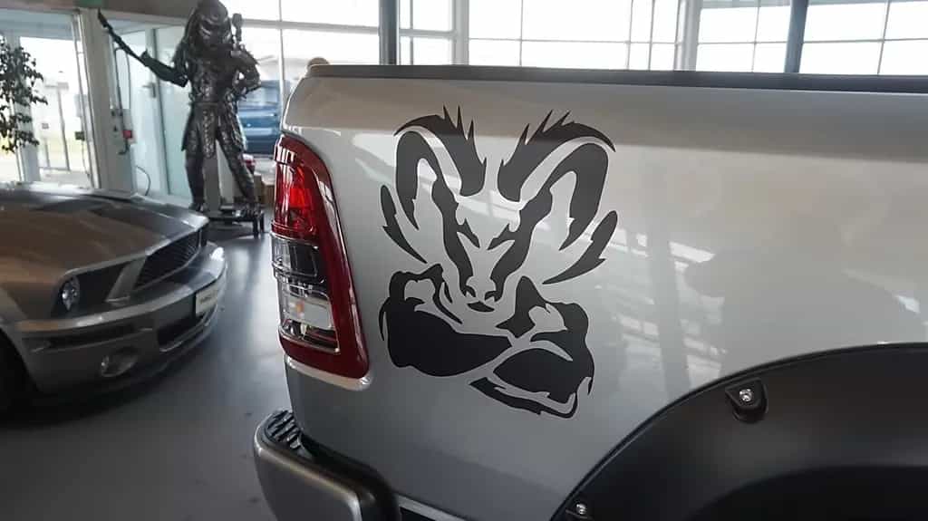 Dodge RAM 1500 HEMI 5.7l Crew-Cab*4x4*Navi*Alu20* 07/2023-photo-7