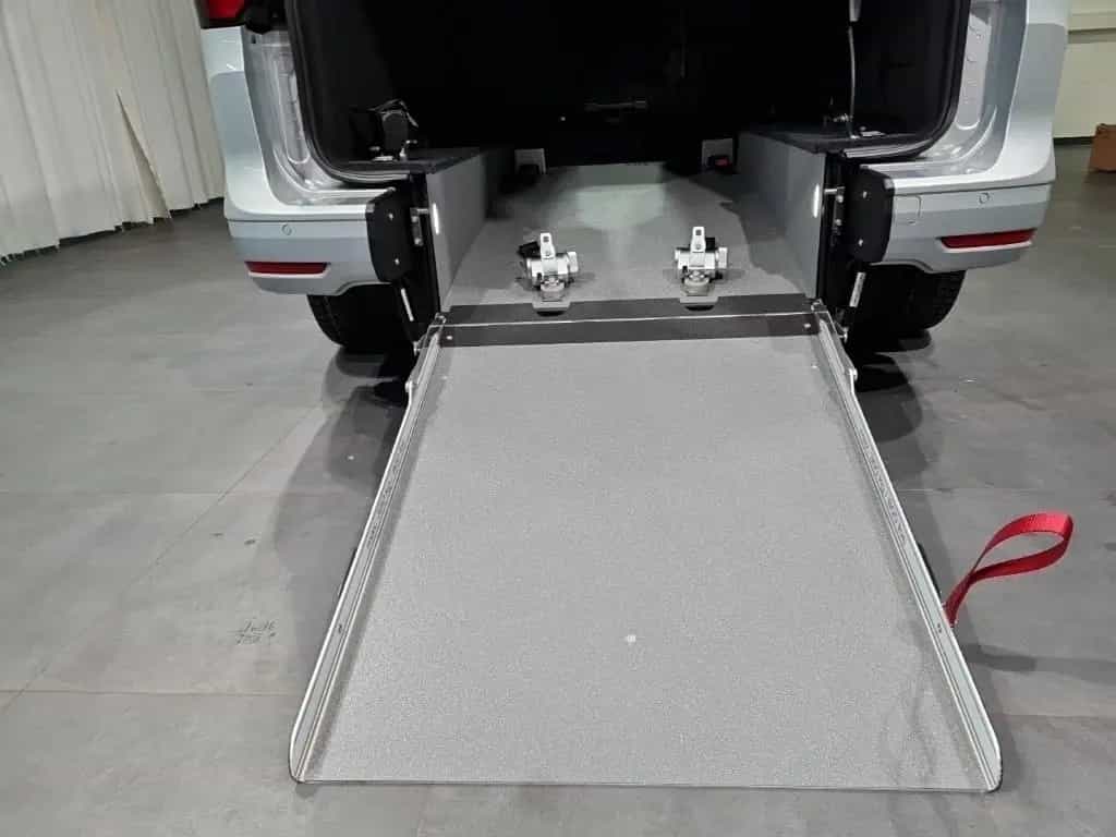Ford Tourneo Connect L2-Trend "AMF Rollstuhl-Umbau" 05/2026-photo-13