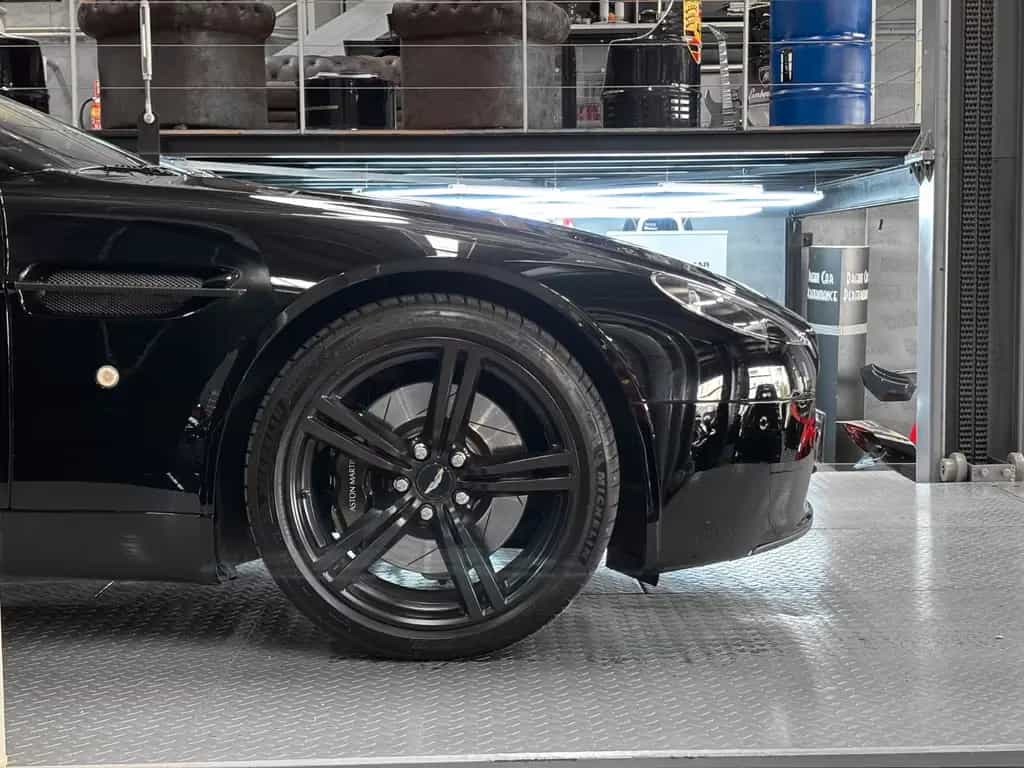 Aston Martin V8 Vantage 4.7l ** MANUAL GEARBOX** 07/2008-photo-12