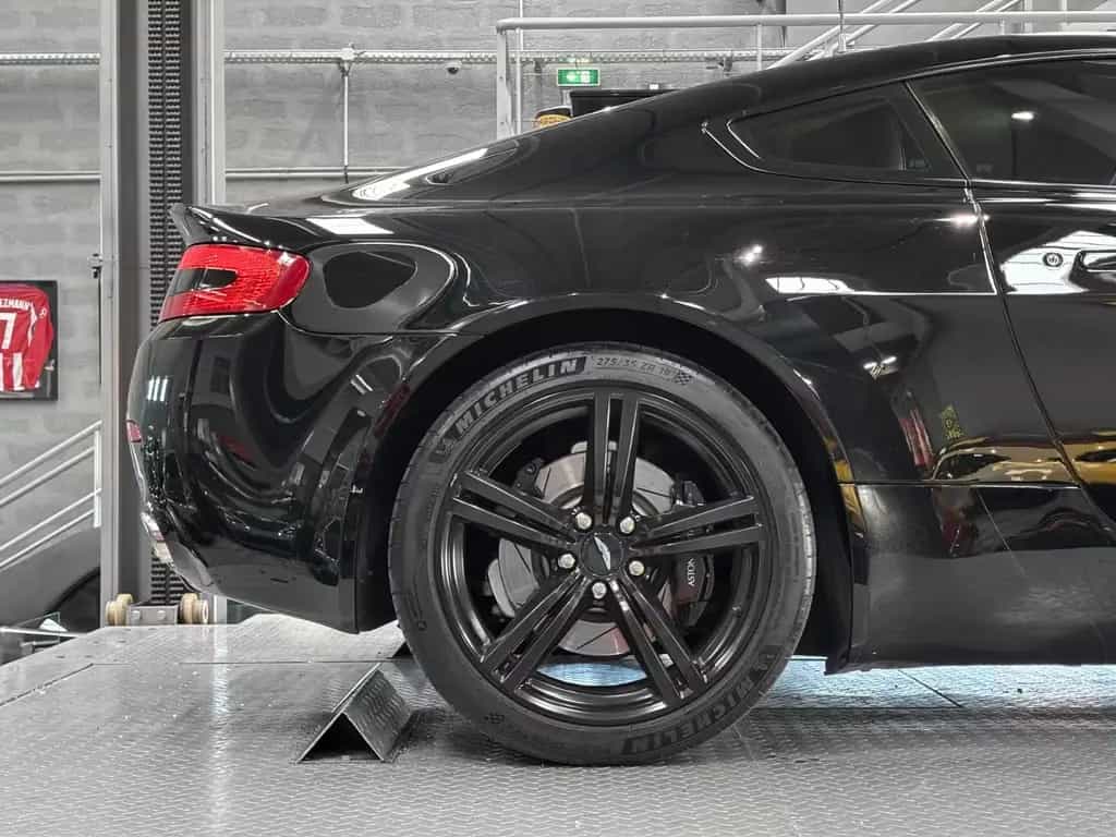 Aston Martin V8 Vantage 4.7l ** MANUAL GEARBOX** 07/2008-photo-13