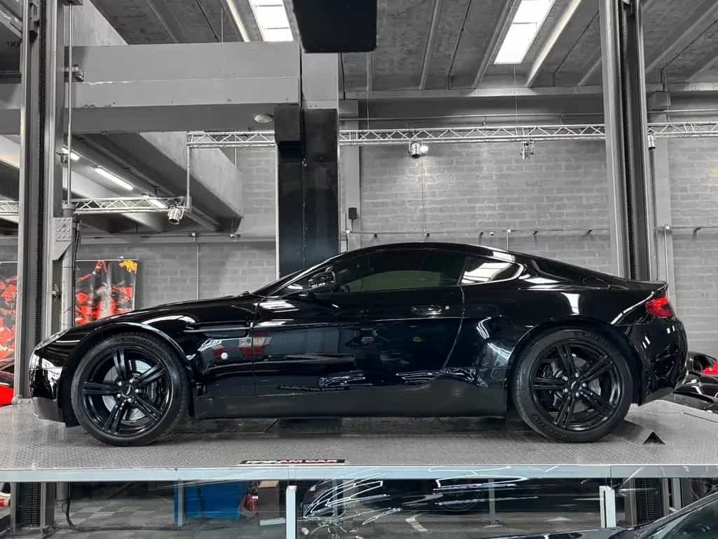 Aston Martin V8 Vantage 4.7l ** MANUAL GEARBOX** 07/2008-photo-19