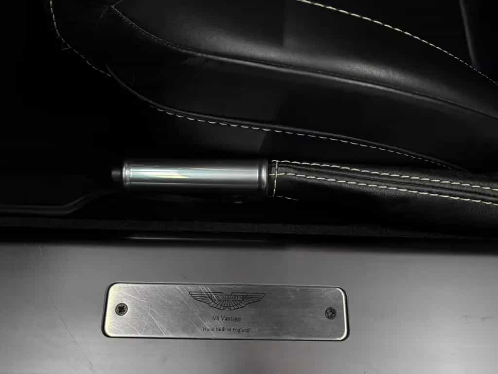 Aston Martin V8 Vantage 4.7l ** MANUAL GEARBOX** 07/2008-photo-25