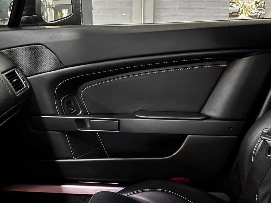 Aston Martin V8 Vantage 4.7l ** MANUAL GEARBOX** 07/2008-photo-30