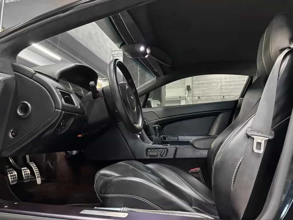Aston Martin V8 Vantage 4.7l ** MANUAL GEARBOX** 07/2008-photo-40