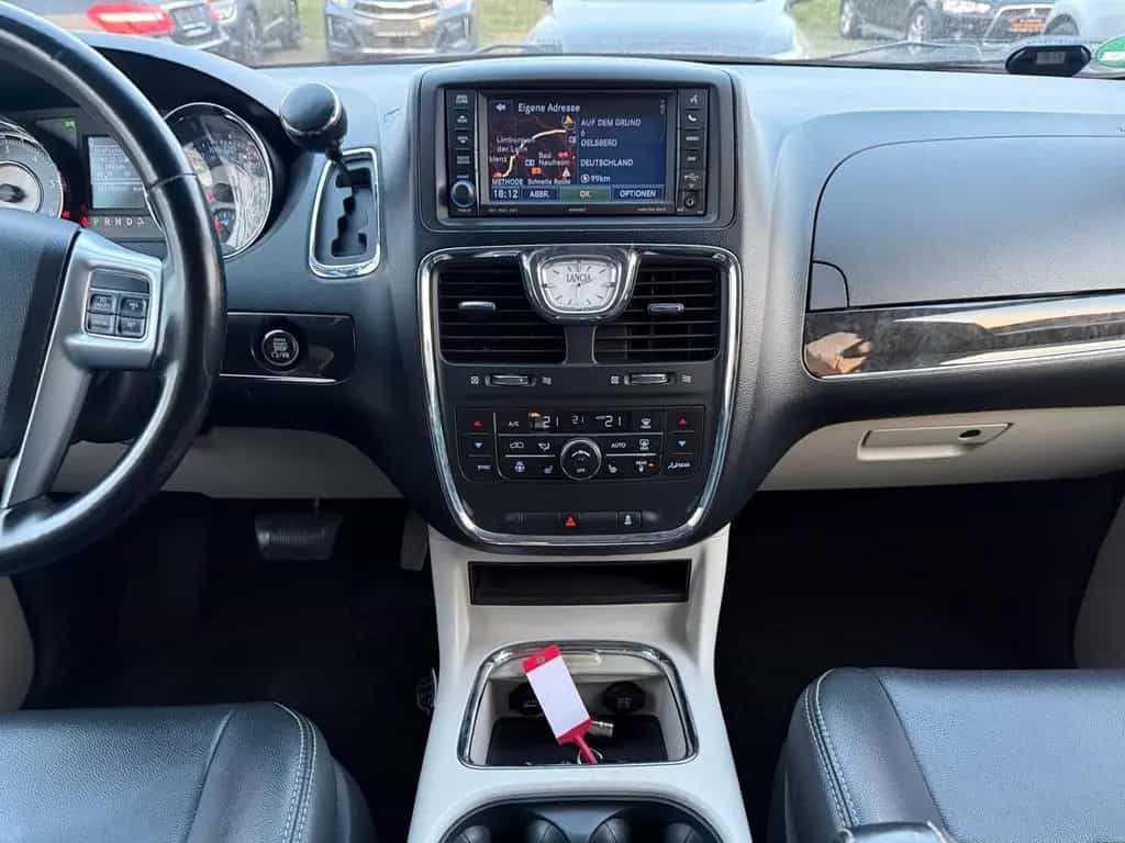 Lancia Voyager Gold/AUTOMATIK/7 SITZER/TÜV NEU 03/2012-photo-19