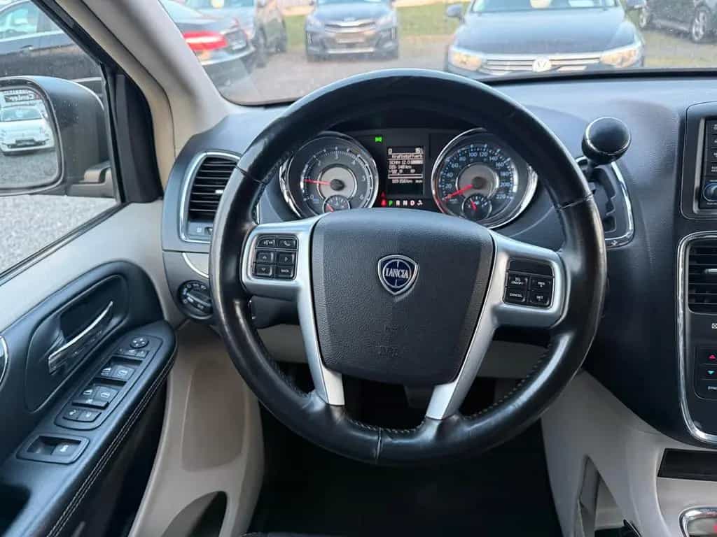Lancia Voyager Gold/AUTOMATIK/7 SITZER/TÜV NEU 03/2012-photo-20