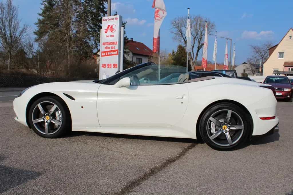 Ferrari California 3.9 V8 T 4-Sitzer 05/2016-photo-2