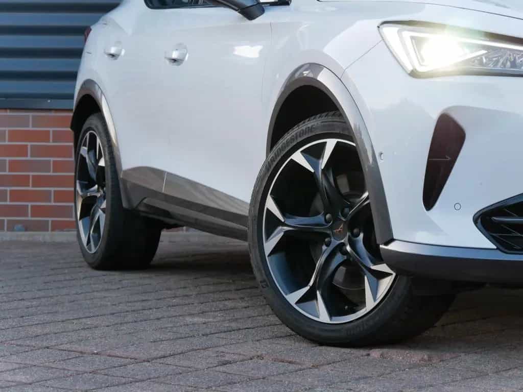 Cupra Formentor VZ 4Drive 310PS|AHK|el. Heckkl|Beats 03/2023-photo-1